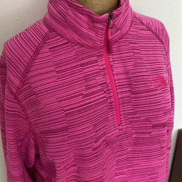 The North Face pink sz L fleece 1/4 zip excellent pre owned condition - Picture 2 of 7